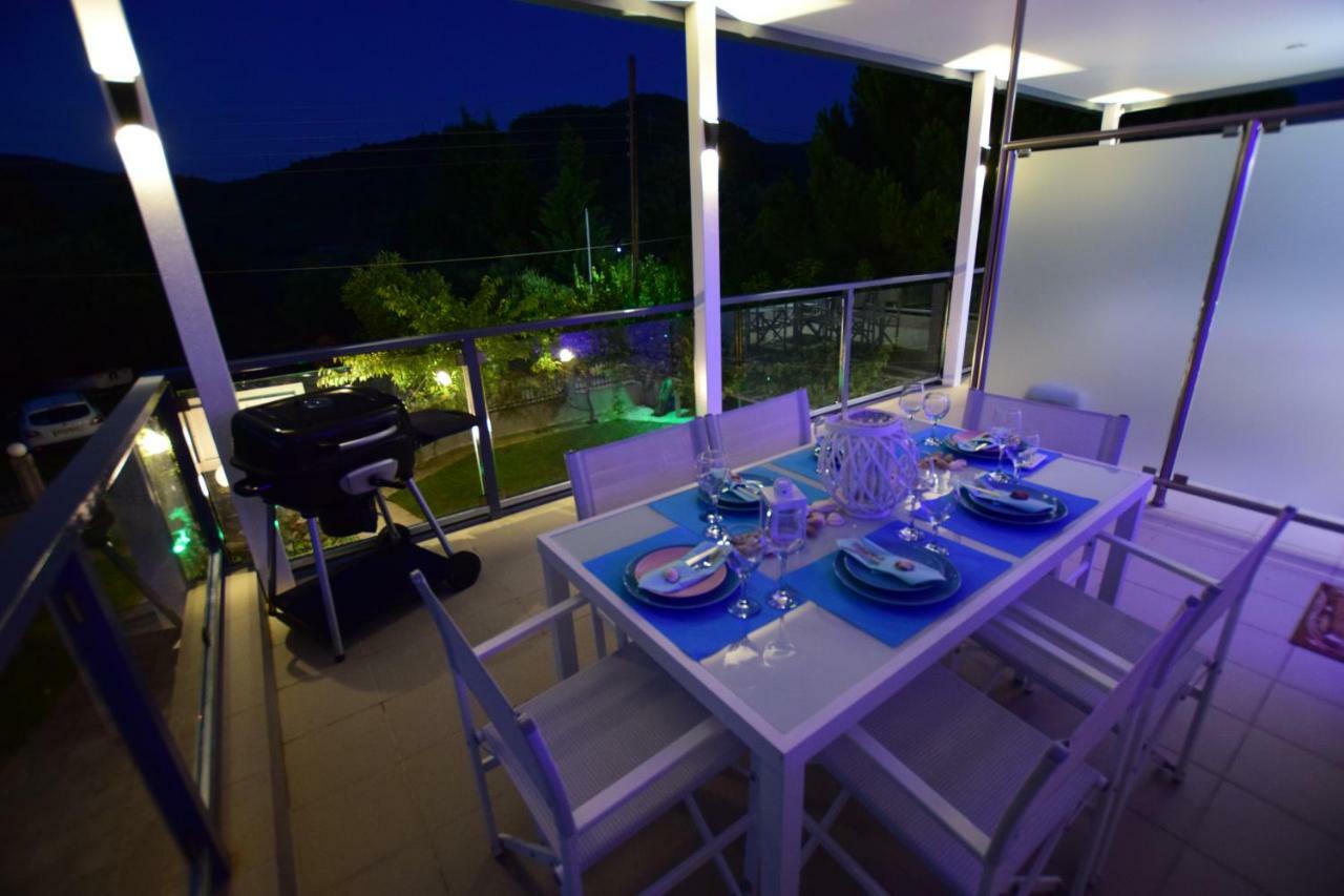 V Luxury Suites Toroni 3 Esterno foto