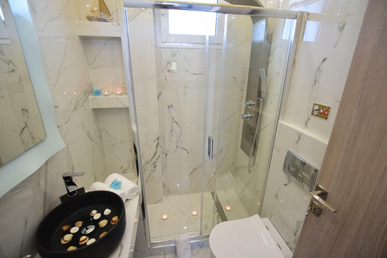 V Luxury Suites Toroni 3 Esterno foto