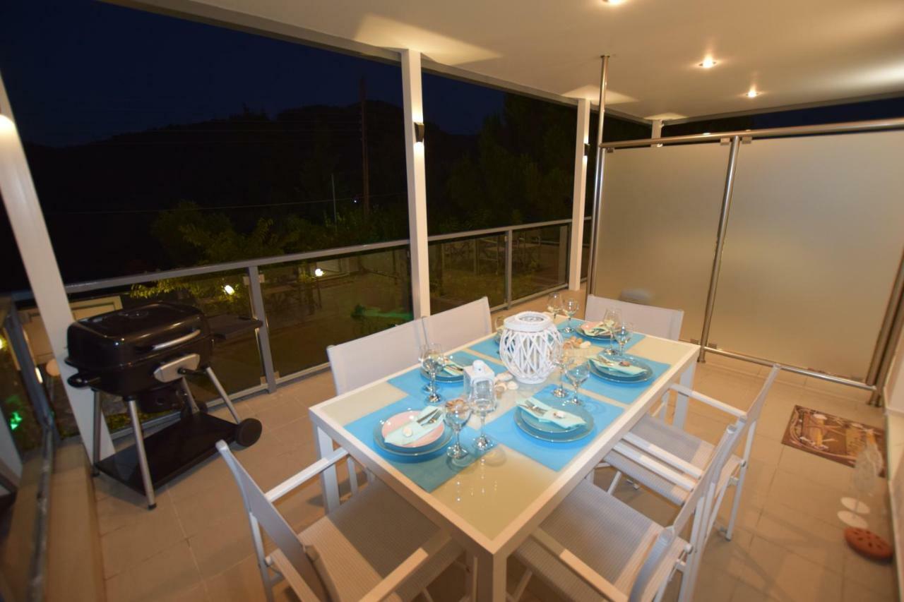 V Luxury Suites Toroni 3 Esterno foto